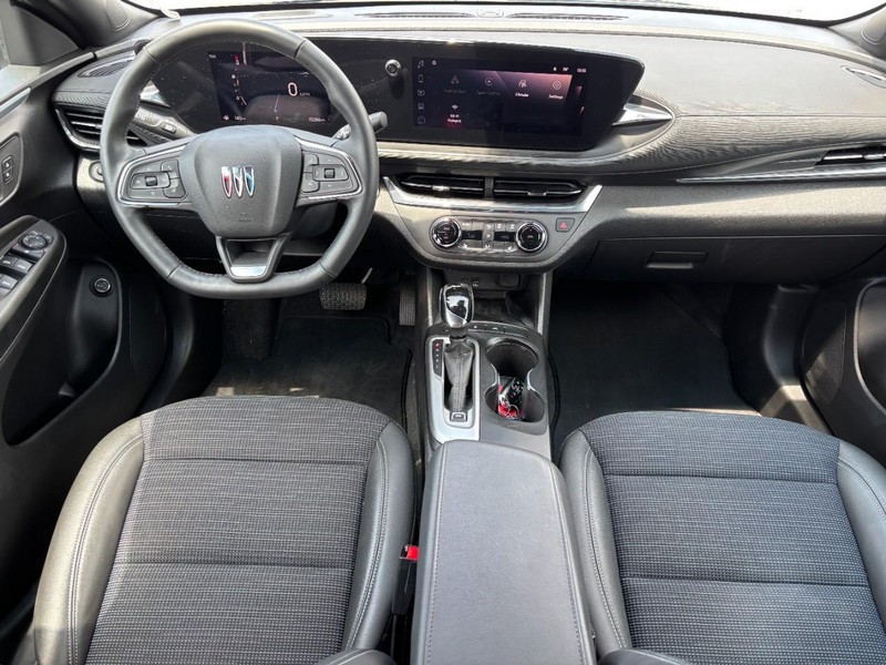Buick Envista Vehicle Full-screen Gallery Image 13