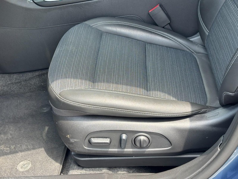 Buick Envista Vehicle Full-screen Gallery Image 15