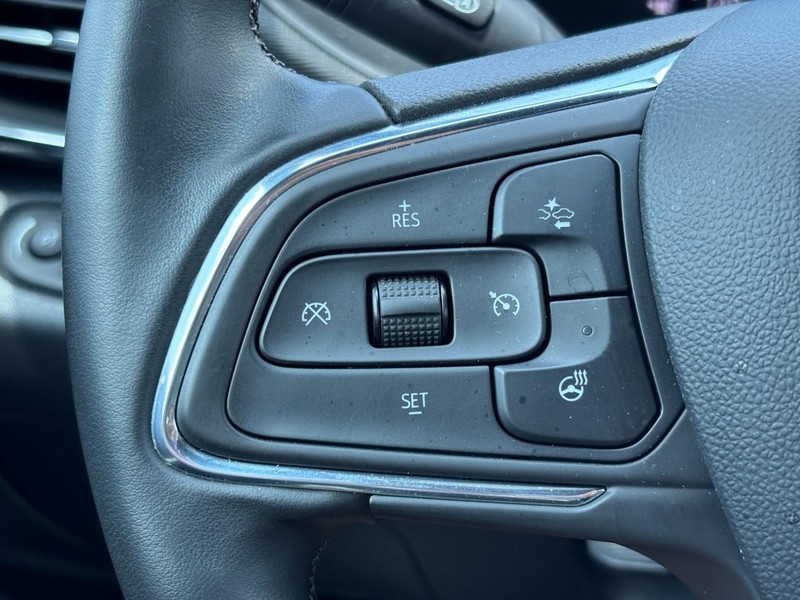 Buick Envista Vehicle Full-screen Gallery Image 17