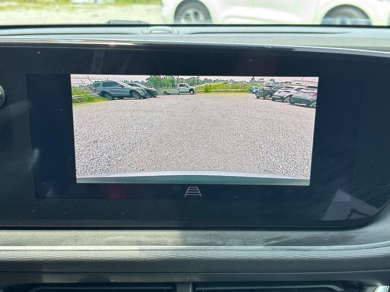 Buick Envista Vehicle Full-screen Gallery Image 21