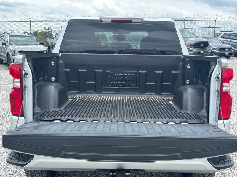 Chevrolet Silverado 1500 Vehicle Full-screen Gallery Image 09