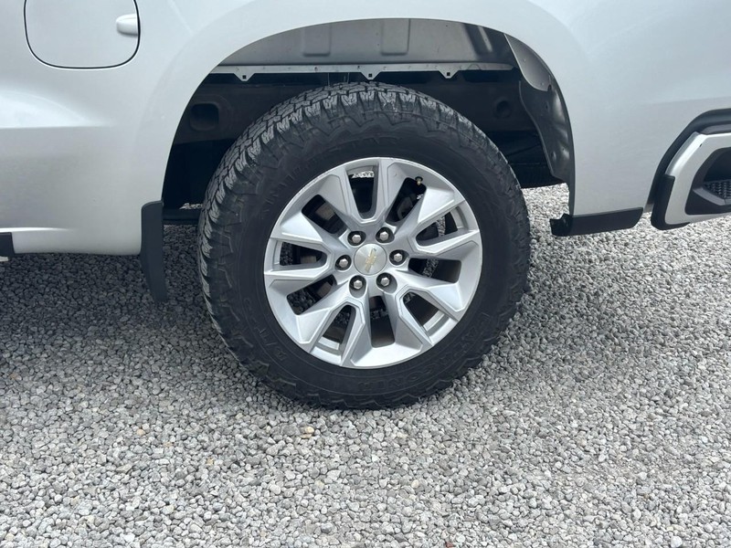 Chevrolet Silverado 1500 Vehicle Full-screen Gallery Image 10