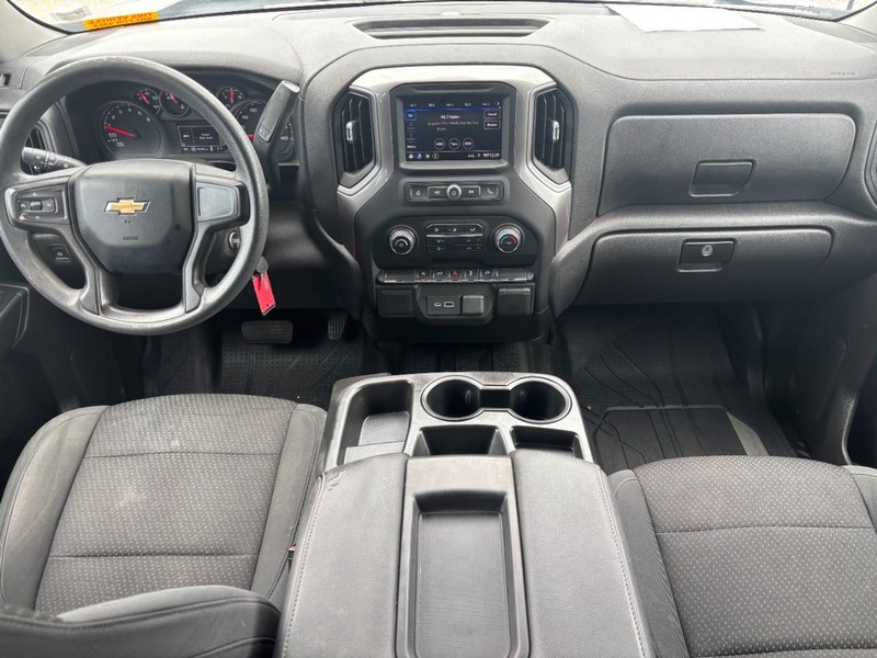 Chevrolet Silverado 1500 Vehicle Full-screen Gallery Image 13