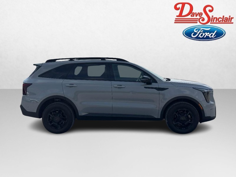Kia Sorento Vehicle Full-screen Gallery Image 05