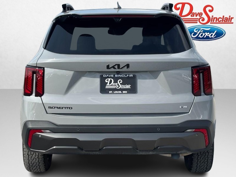 Kia Sorento Vehicle Full-screen Gallery Image 08