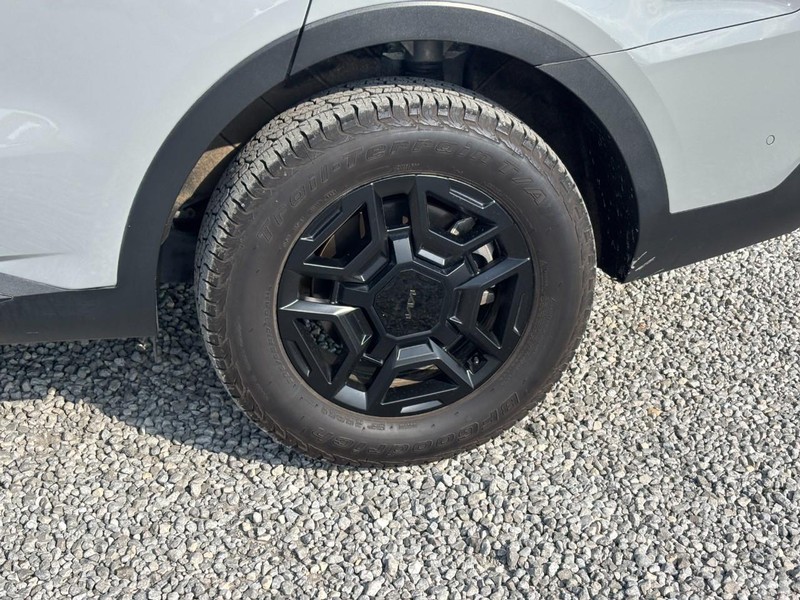 Kia Sorento Vehicle Full-screen Gallery Image 12