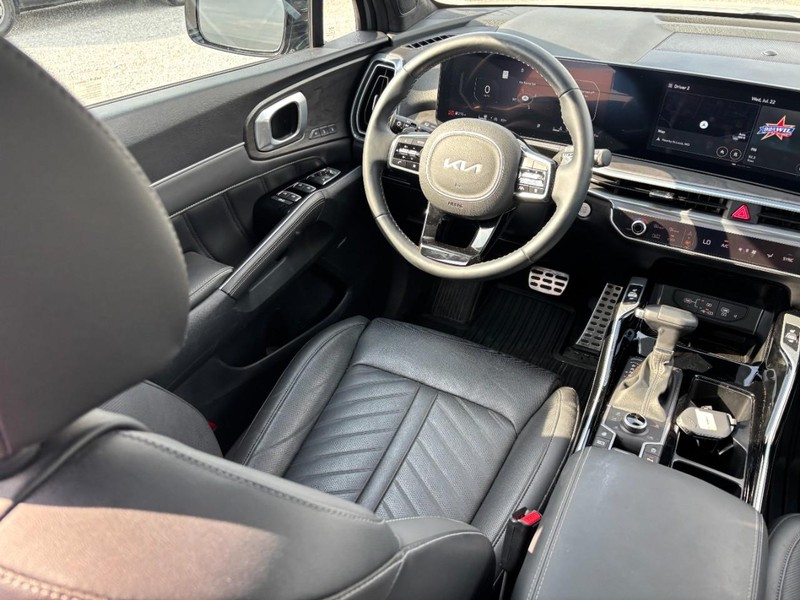 Kia Sorento Vehicle Full-screen Gallery Image 15