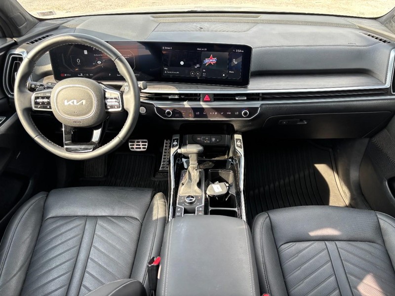 Kia Sorento Vehicle Full-screen Gallery Image 16