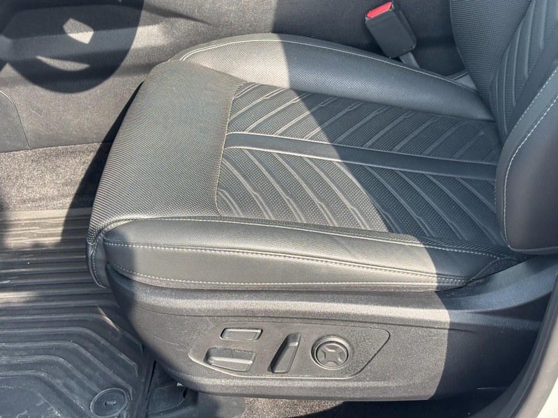 Kia Sorento Vehicle Full-screen Gallery Image 18