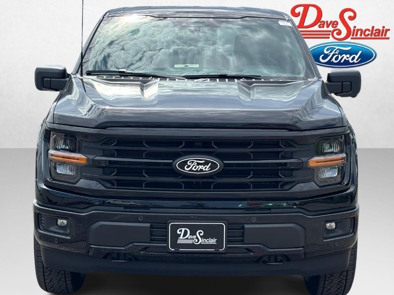 Ford F-150 Vehicle Full-screen Gallery Image 02