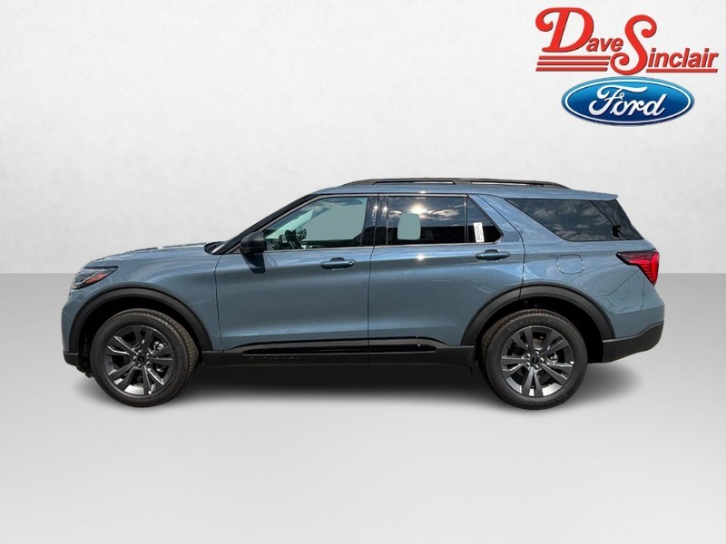 Ford Explorer Vehicle Full-screen Gallery Image 10