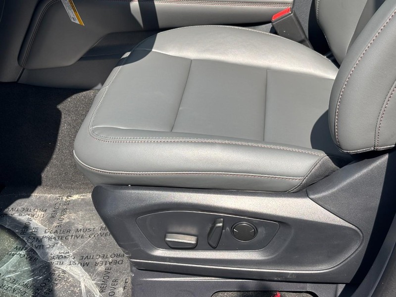 Ford Explorer Vehicle Full-screen Gallery Image 18