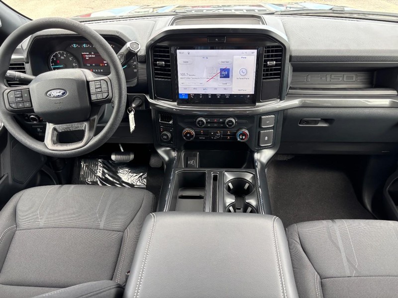 Ford F-150 Vehicle Full-screen Gallery Image 15