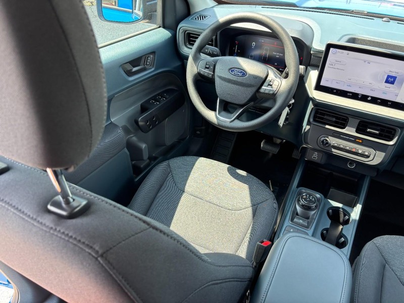 Ford Maverick Vehicle Full-screen Gallery Image 14