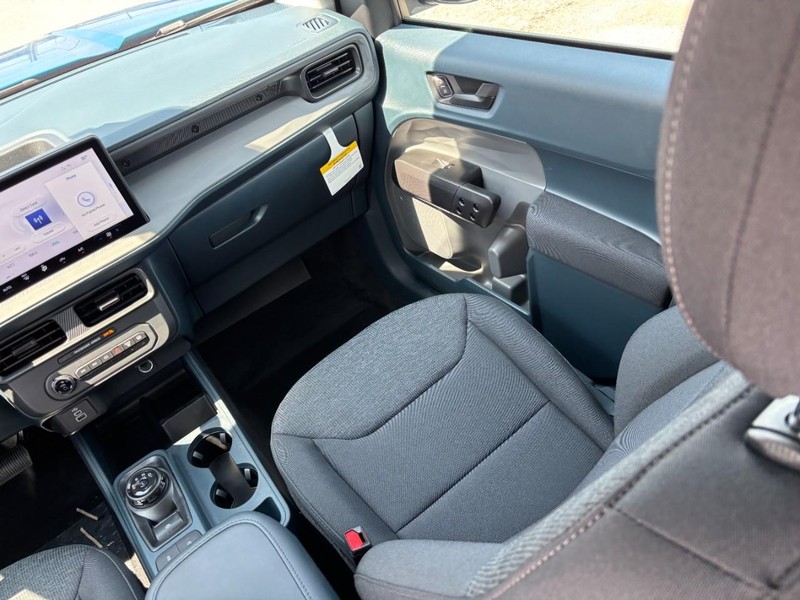 Ford Maverick Vehicle Full-screen Gallery Image 16