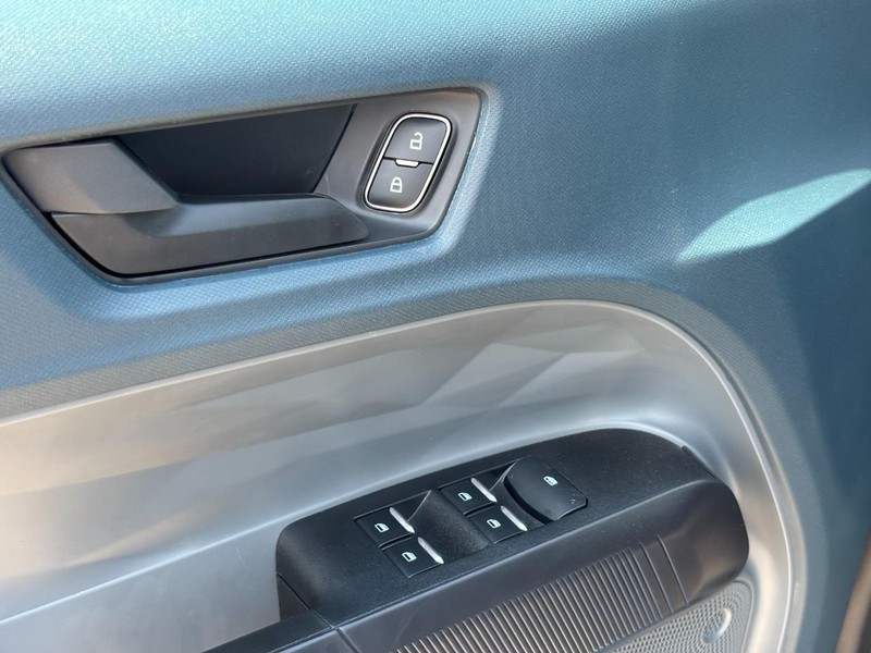 Ford Maverick Vehicle Full-screen Gallery Image 18