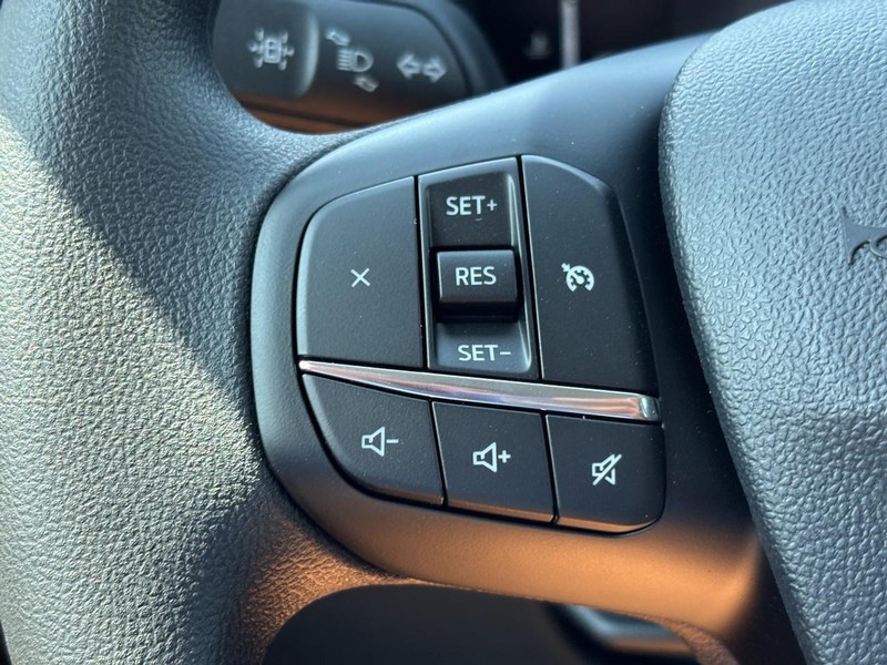 Ford Maverick Vehicle Full-screen Gallery Image 19