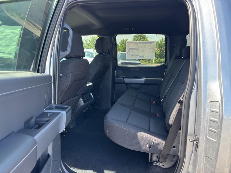 Ford F-150 Vehicle Full-screen Gallery Image 13