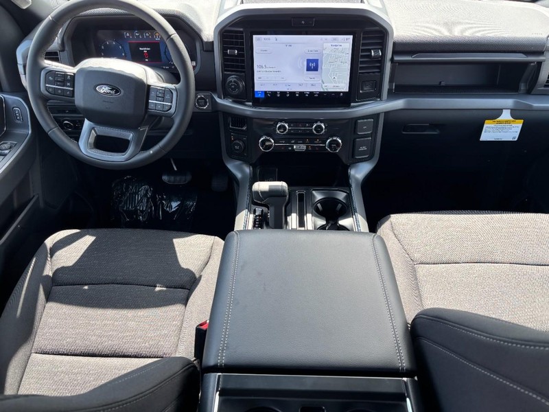 Ford F-150 Vehicle Full-screen Gallery Image 15