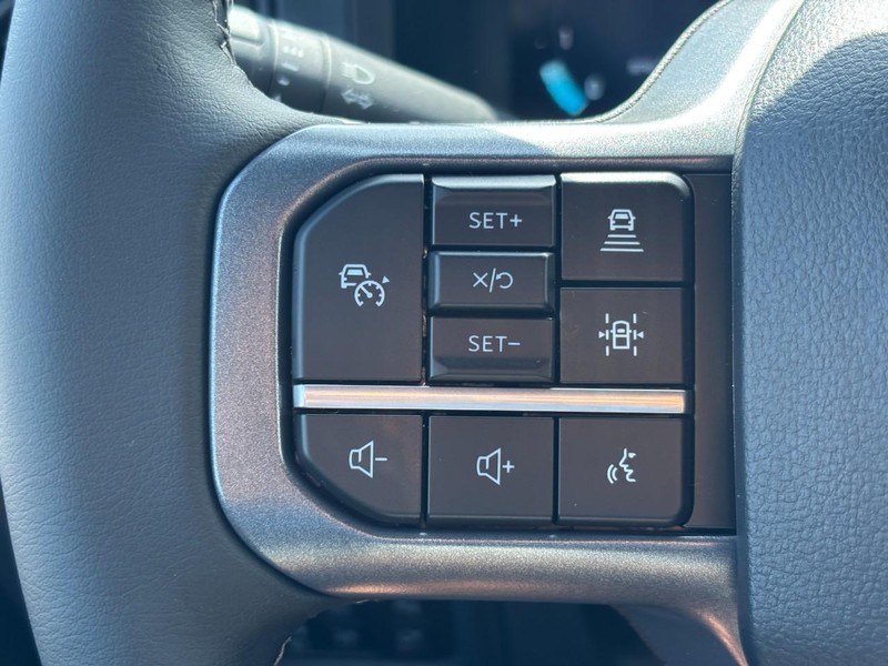 Ford F-150 Vehicle Full-screen Gallery Image 19
