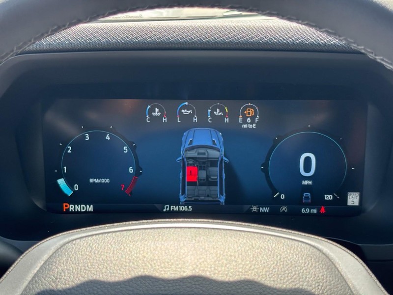 Ford F-150 Vehicle Full-screen Gallery Image 21