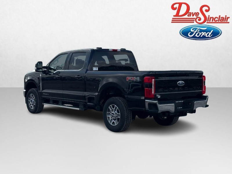 Ford Super Duty F-250 SRW Vehicle Full-screen Gallery Image 09