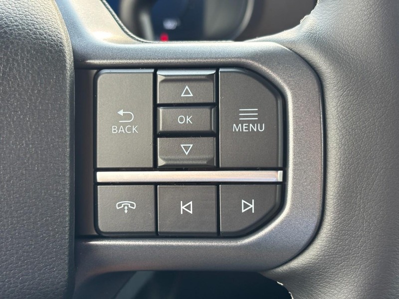 Ford Super Duty F-250 SRW Vehicle Full-screen Gallery Image 20