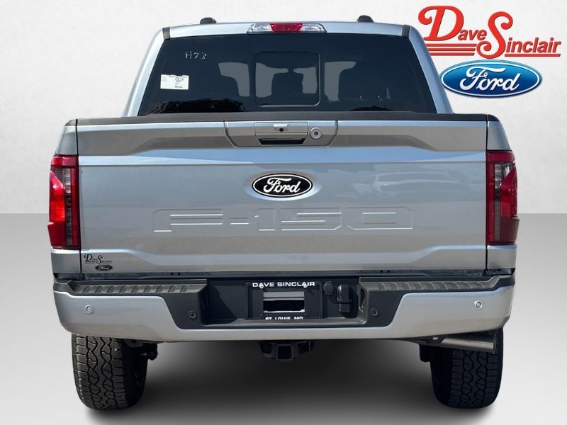 Ford F-150 Vehicle Full-screen Gallery Image 08