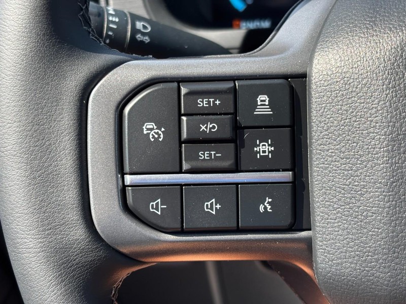 Ford F-150 Vehicle Full-screen Gallery Image 18