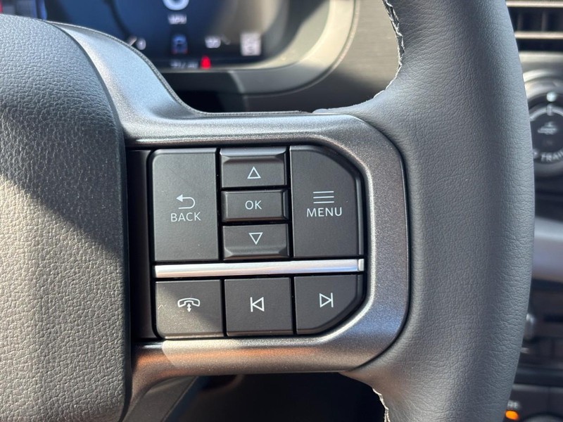 Ford F-150 Vehicle Full-screen Gallery Image 19
