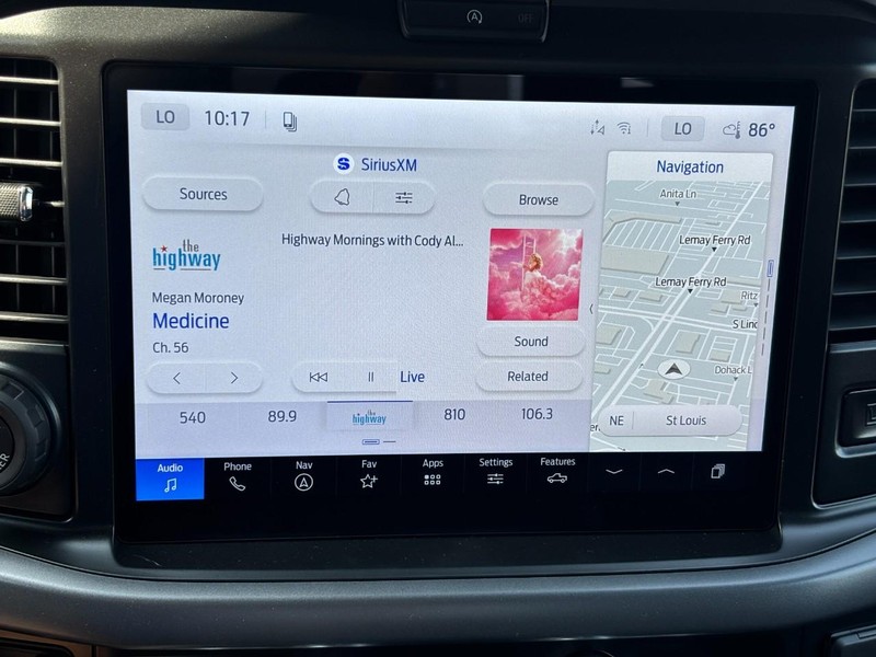 Ford F-150 Vehicle Full-screen Gallery Image 21