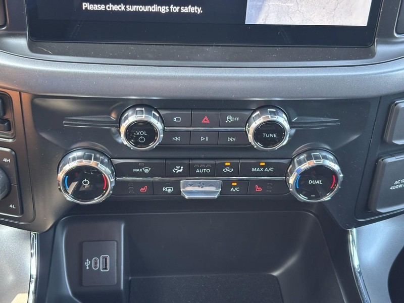 Ford F-150 Vehicle Full-screen Gallery Image 23