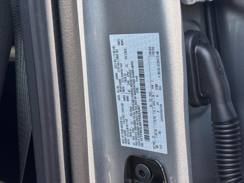 Ford F-150 Vehicle Full-screen Gallery Image 24