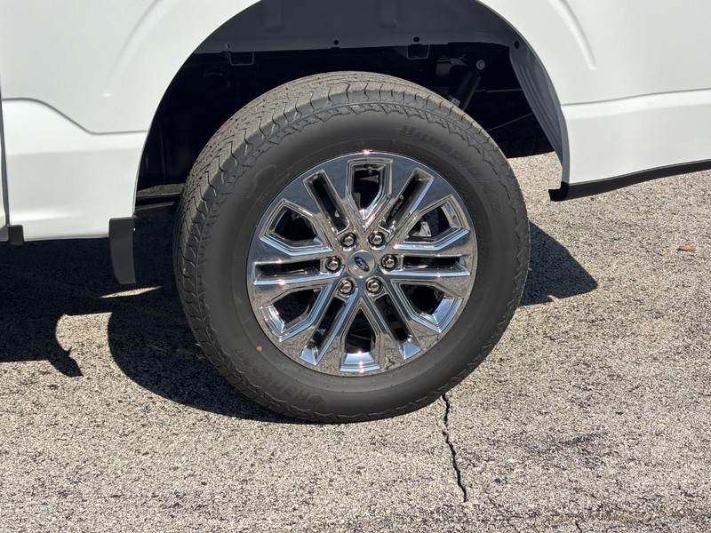 Ford F-150 Vehicle Full-screen Gallery Image 12