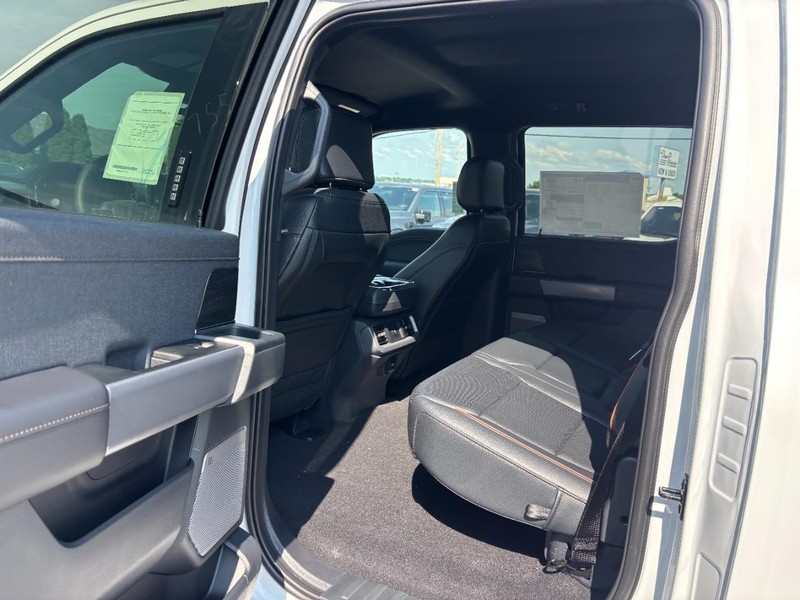 Ford F-150 Vehicle Full-screen Gallery Image 13