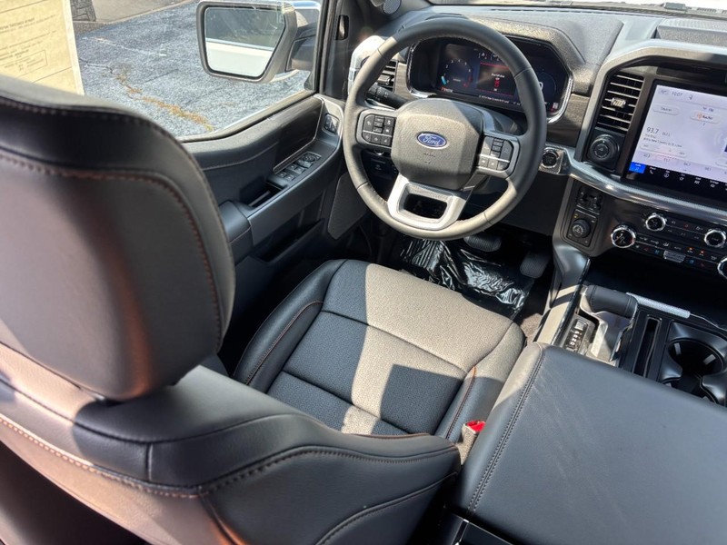 Ford F-150 Vehicle Full-screen Gallery Image 14
