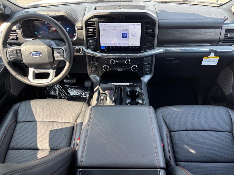 Ford F-150 Vehicle Full-screen Gallery Image 15