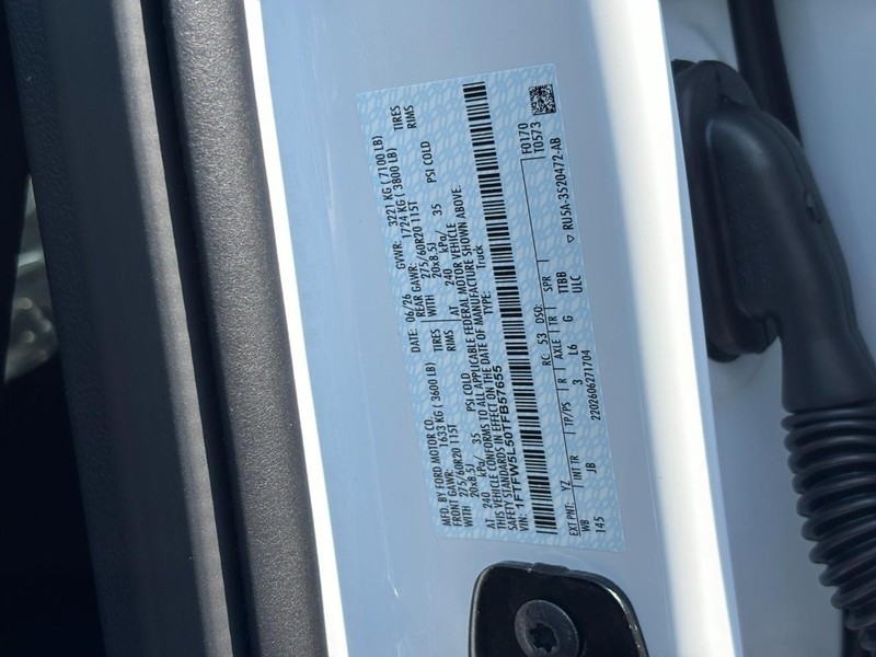 Ford F-150 Vehicle Full-screen Gallery Image 24