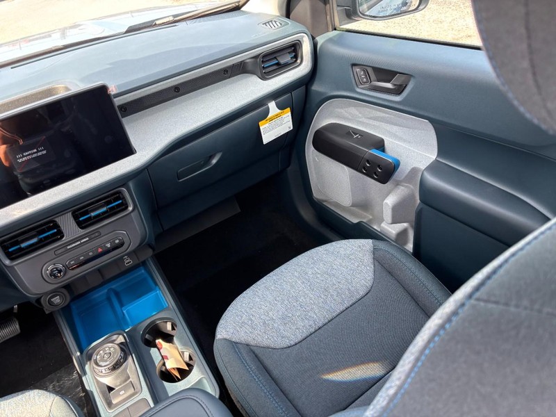 Ford Maverick Vehicle Full-screen Gallery Image 16