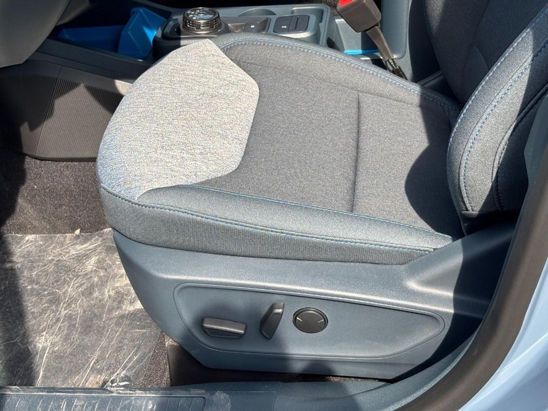Ford Maverick Vehicle Full-screen Gallery Image 17