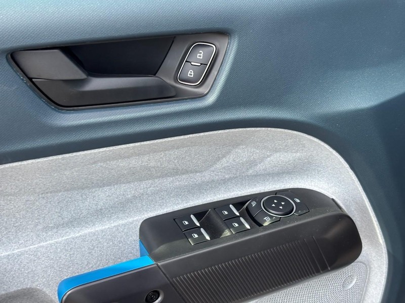 Ford Maverick Vehicle Full-screen Gallery Image 18