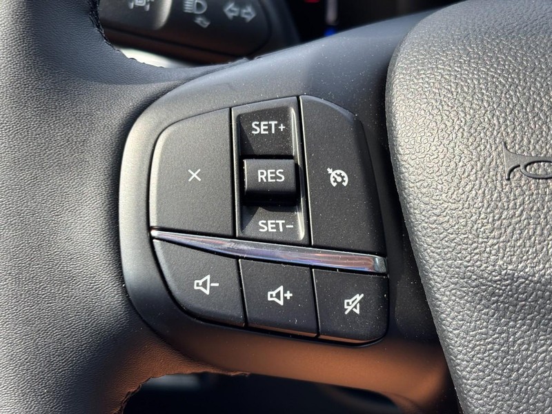Ford Maverick Vehicle Full-screen Gallery Image 19