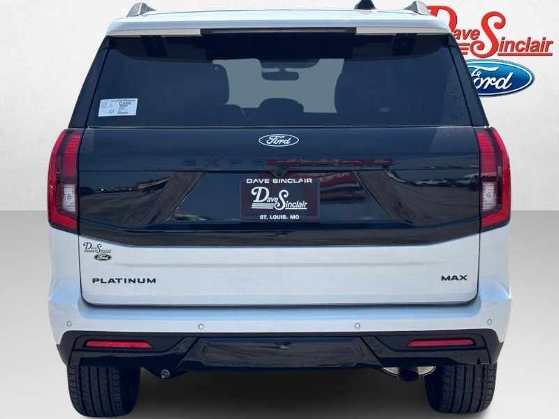 Ford Expedition Max Vehicle Full-screen Gallery Image 08