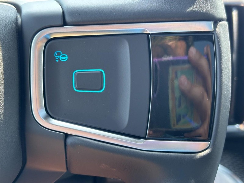Ford Expedition Max Vehicle Full-screen Gallery Image 21