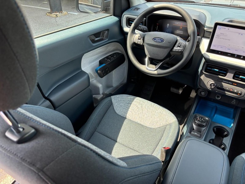 Ford Maverick Vehicle Full-screen Gallery Image 14