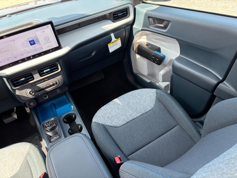 Ford Maverick Vehicle Full-screen Gallery Image 16