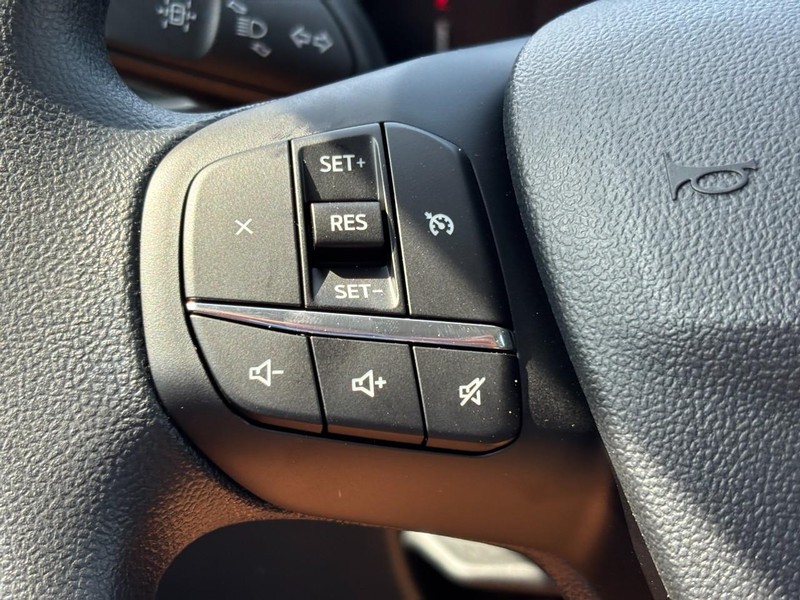 Ford Maverick Vehicle Full-screen Gallery Image 19