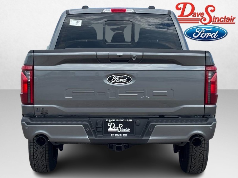 Ford F-150 Vehicle Full-screen Gallery Image 08