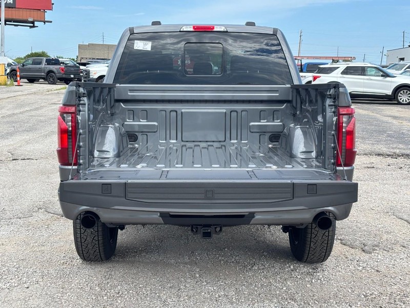 Ford F-150 Vehicle Full-screen Gallery Image 11