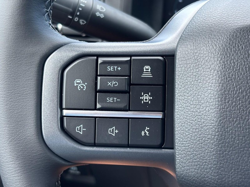 Ford F-150 Vehicle Full-screen Gallery Image 19